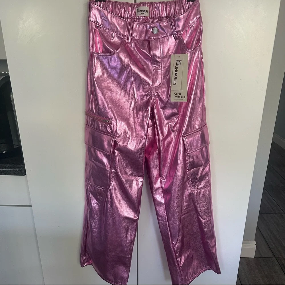No Boundaries  Metallic Pink Wide Leg Cargo Pants. Size 8-10 - Picture 2 of 10